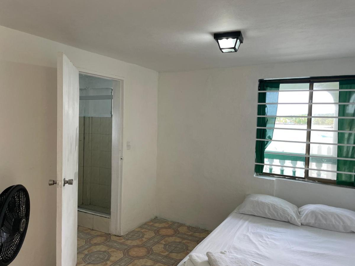 The Wave Hostel Corn Island Brig Bay 外观 照片